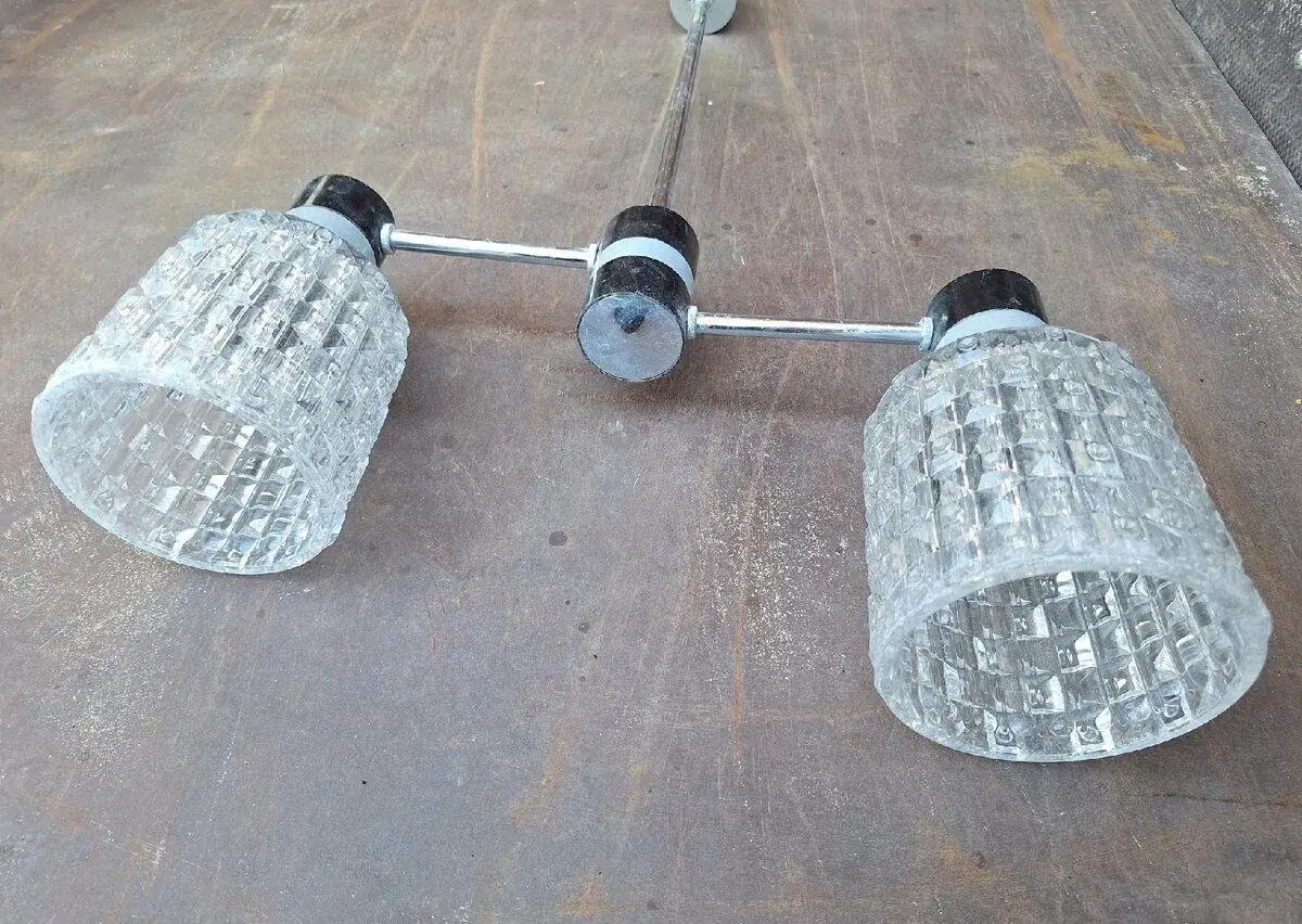 Retro lustr.