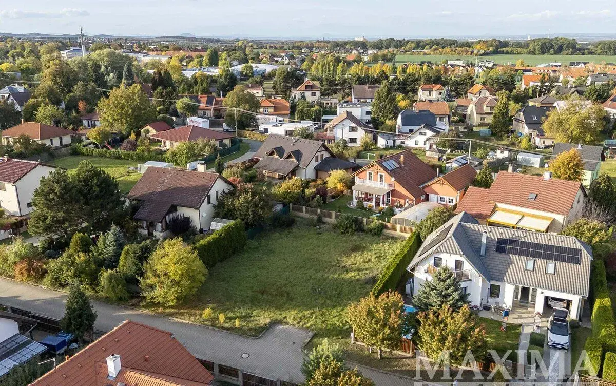 Pozemek o ploše 682 m2 - Hovorčovice, Hovorčovice