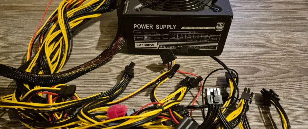 PC ZDROJ LX1800W – 1800W | 16× PCIe 6+2 PIN | MINING / GPU