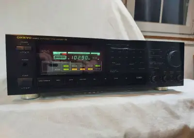 ONKYO - ŠPIČKOVÝ RECEIVER JAPAN 2x105Wat,velmi zachovalý