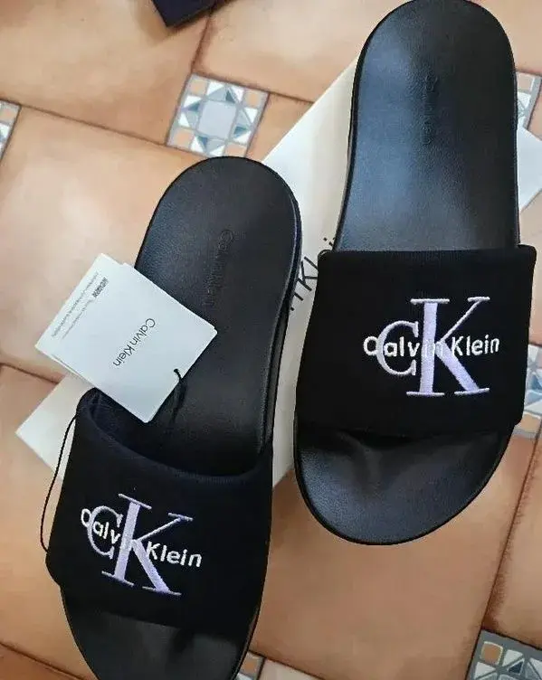 Nazouváky Calvin Klein