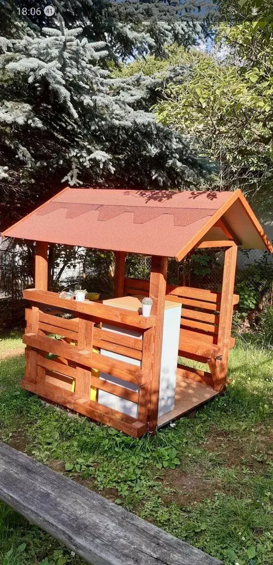 Zahradní, dětský, dřevěný domek/domeček (altán)