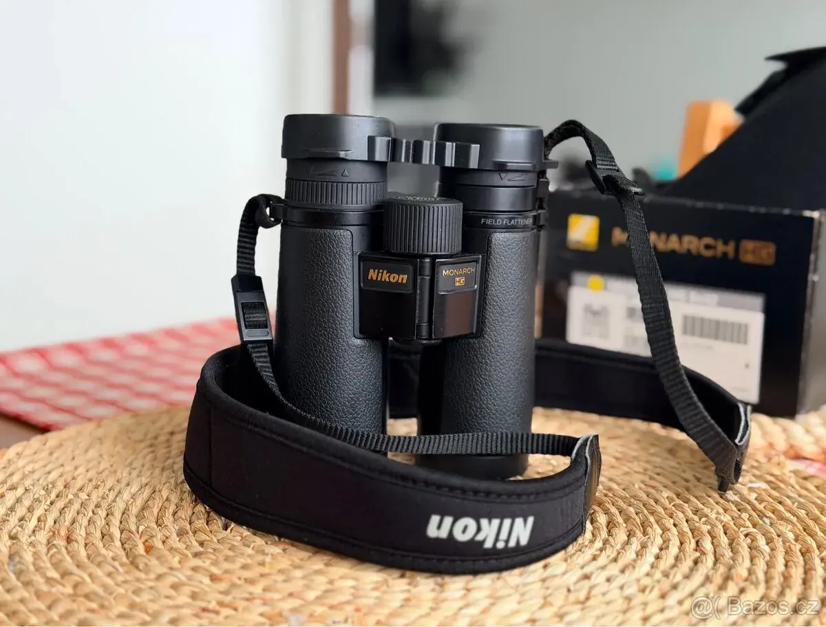 Nikon Monarch HG 8x42