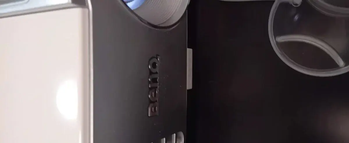 Projektor Benq W1070