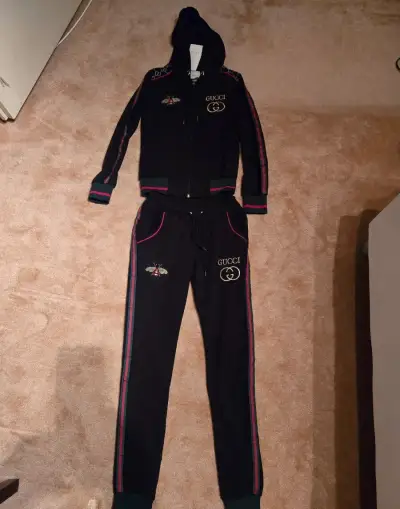 Teplakova souprava Gucci vel S Nova