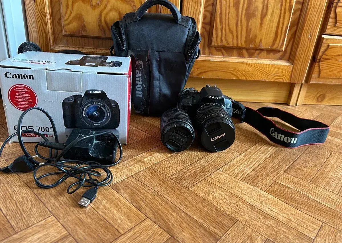Canon EOS 700D