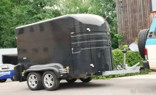 Přívěs HUMBAUR Rexus - přeprava motorek/čtyřkolek/nákladu