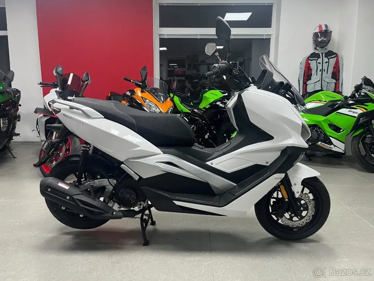 MAX 125