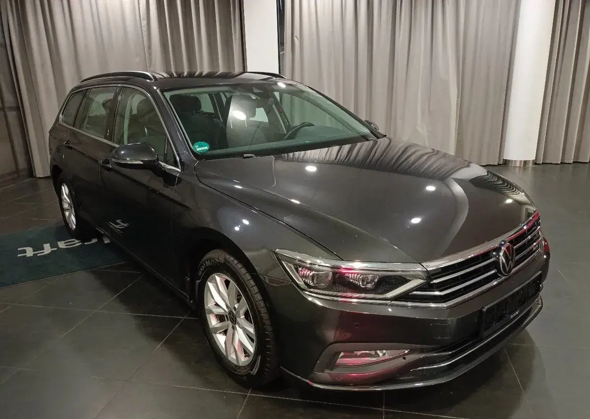 Volkswagen Passat – 2023, 155 062 km