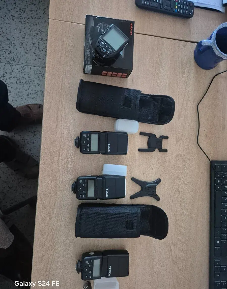 3x blesk Godox tt350 společně s dálkovým odpalovačem