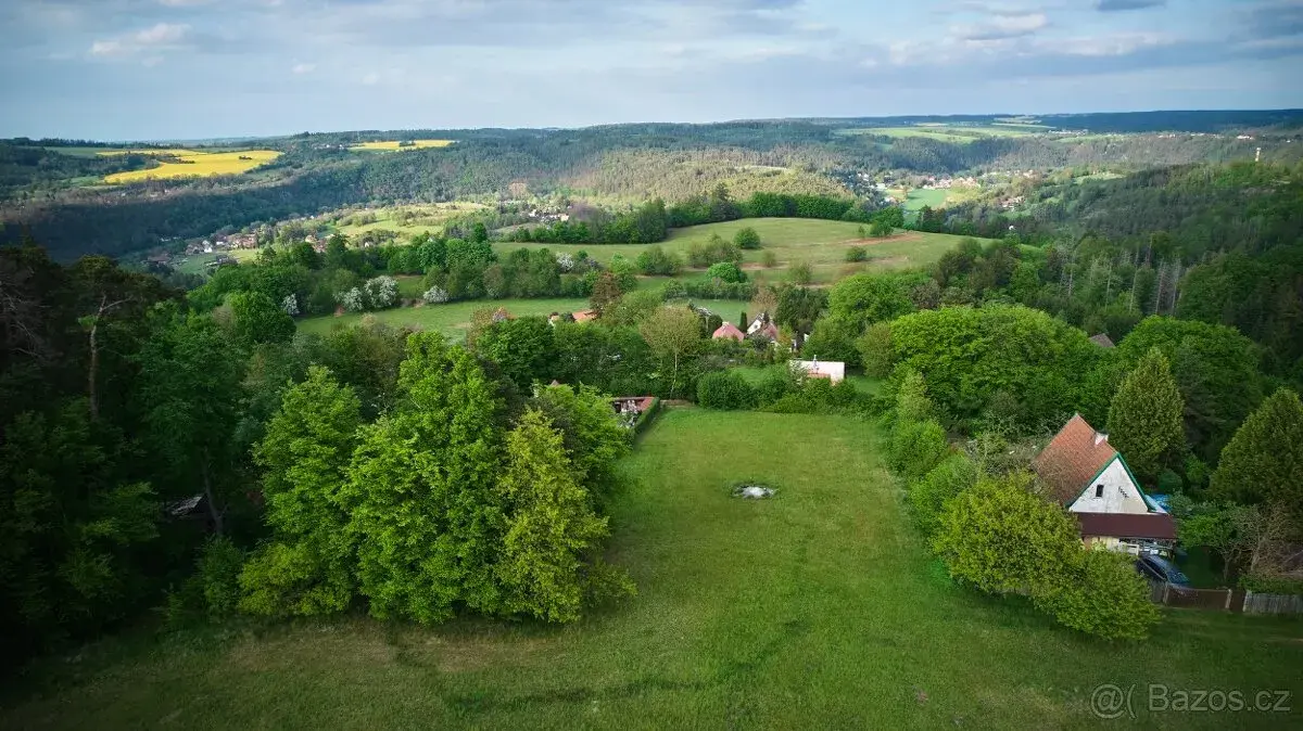 Prodej stavebního pozemku 1885 m², Vraník