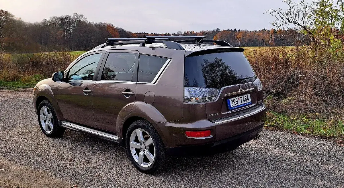 Mitsubishi OUTLANDER – 100 km