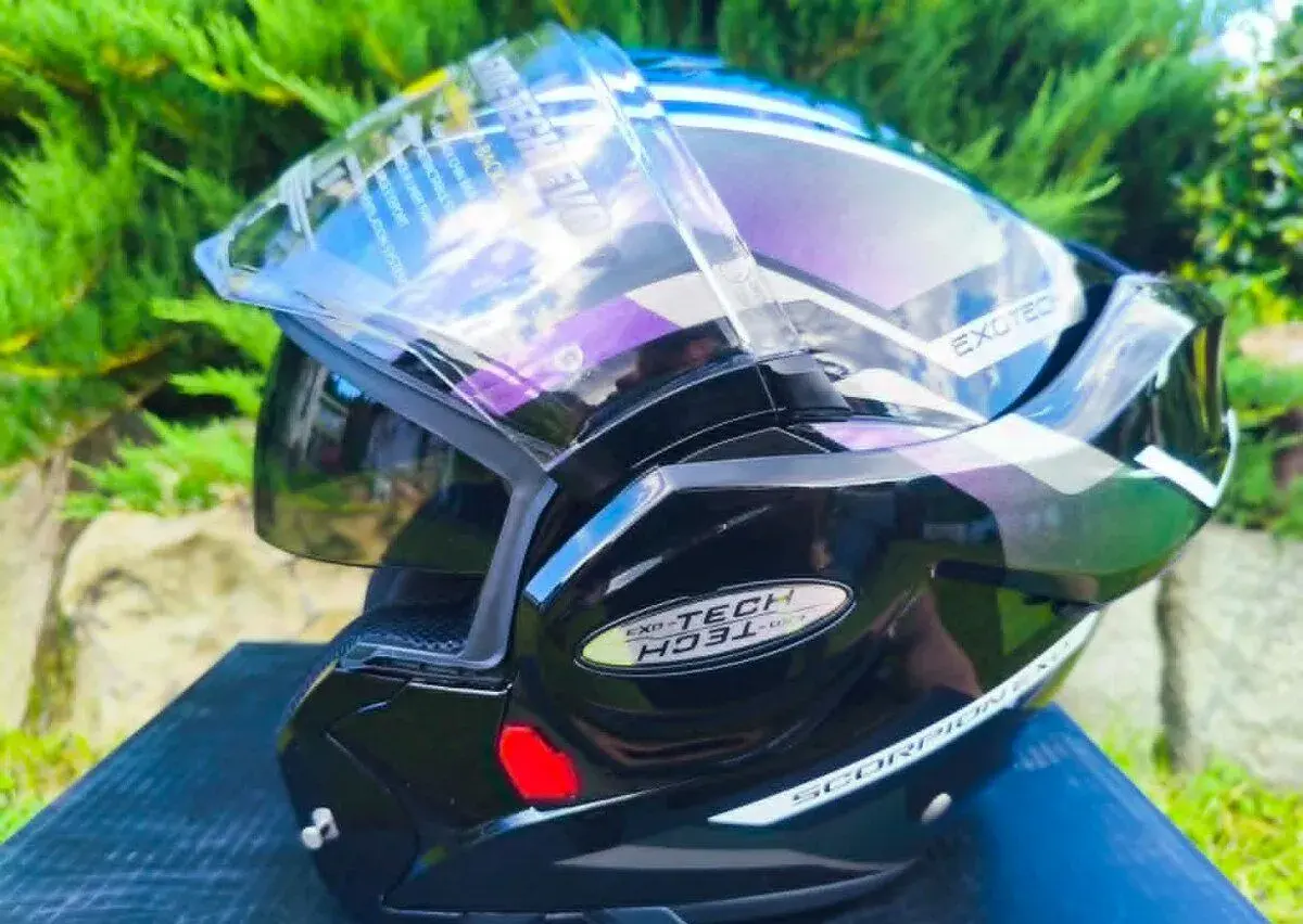 Překlápěcí helma Scorpion Exo-Tech Evo. Více velikostí. Nová