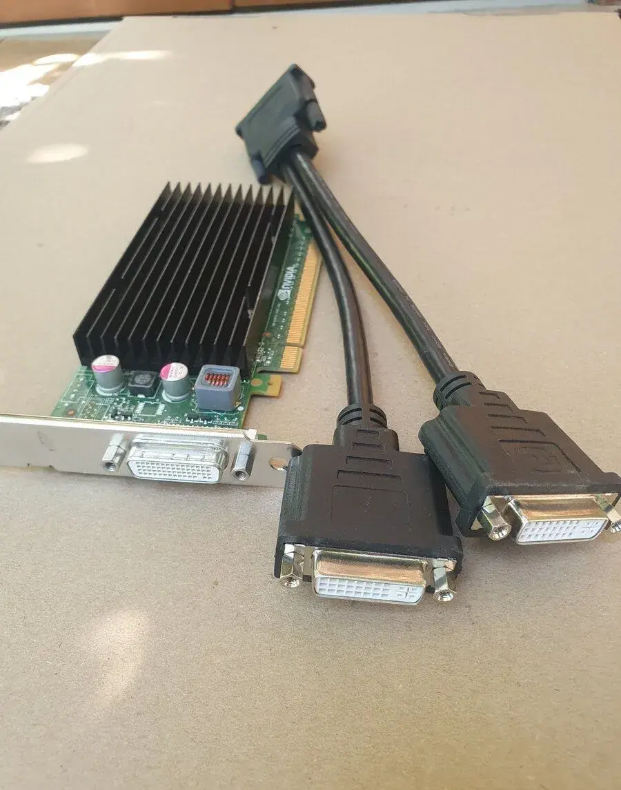 Grafická karta NVIDIA NVS 300 512MB (pasivní) + redukce na 2