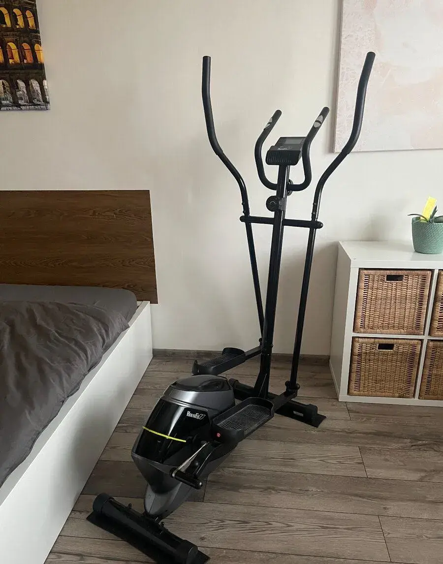 Eliptický trenažér / Orbitrek HouseFit – skvělý stav