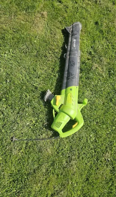 Fukar a vysavač listí Fieldmann