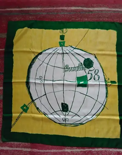 Retro šátek Brusel 58
