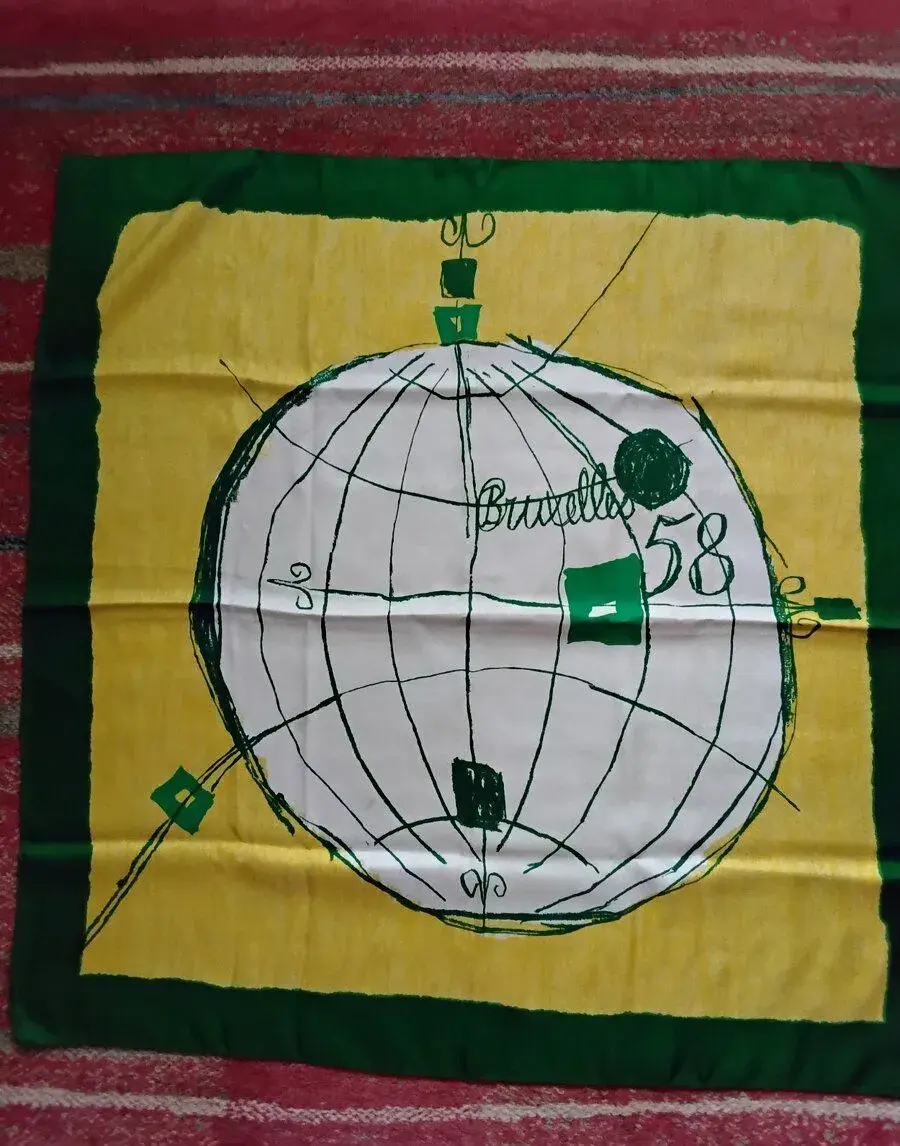 Retro šátek Brusel 58