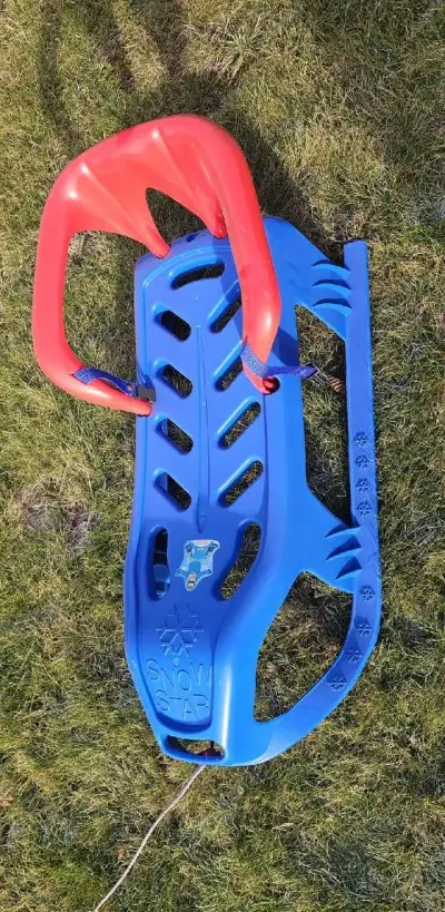 Boby , sáně .