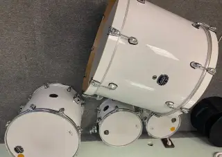 Sada bicích Mapex, stojánky, bílá perleť v pěkném