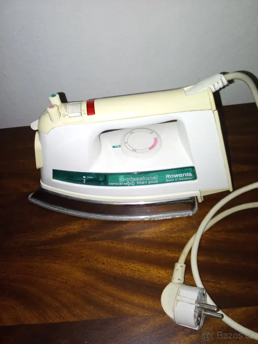 Retro napařovací žehlička ROWENTA DE-82.1 C