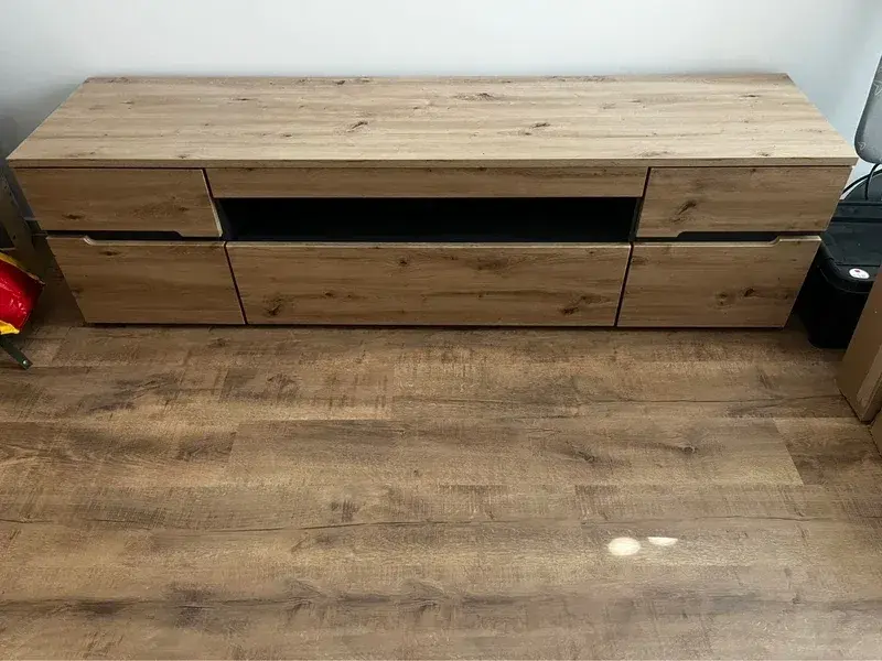 Komoda pod TV