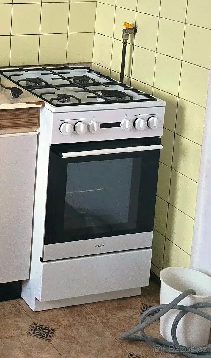 Kombinovaný sporák MORA K 363 BW – plyn + elektrická trouba