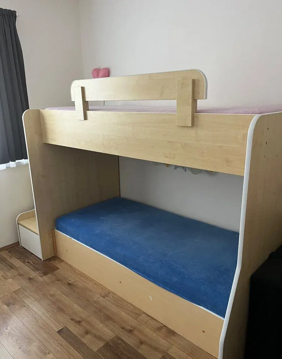 Dětská patrová postel