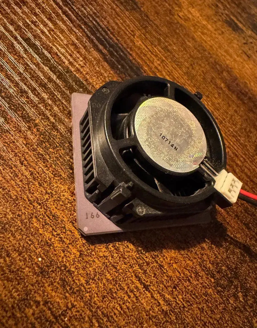 Intel Pentium MMX 166 MHz, Socket 7 + chladič