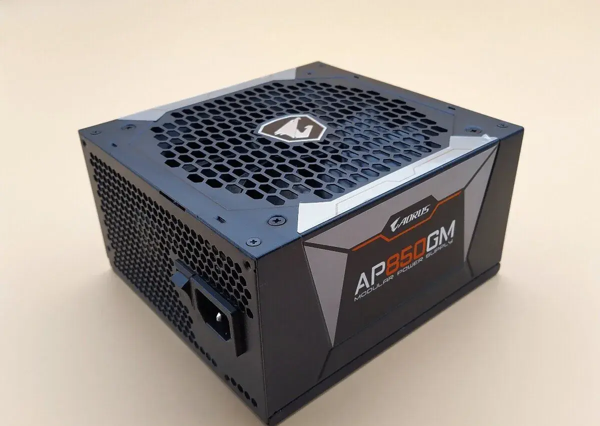 PC zdroj AORUS P850GM Gold - REZERVACE