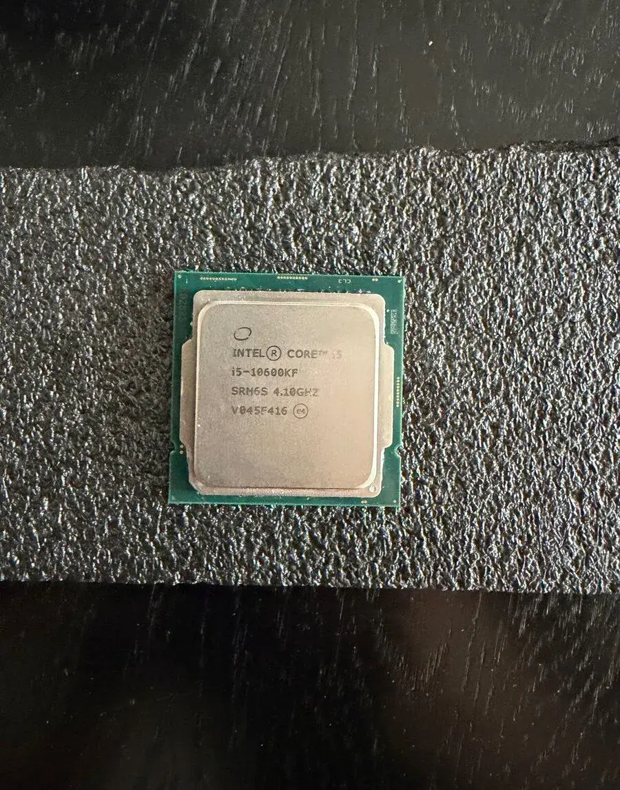Intel Core i5-10600KF – 6 jader / 12 vláken / 4,8 GHz