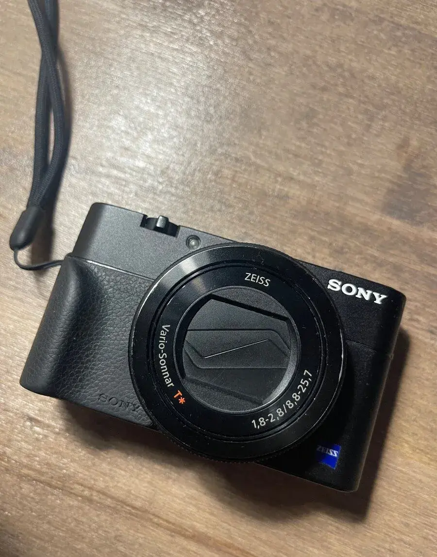 Sony RX100 V (RX100M5) – stav, příslušenství