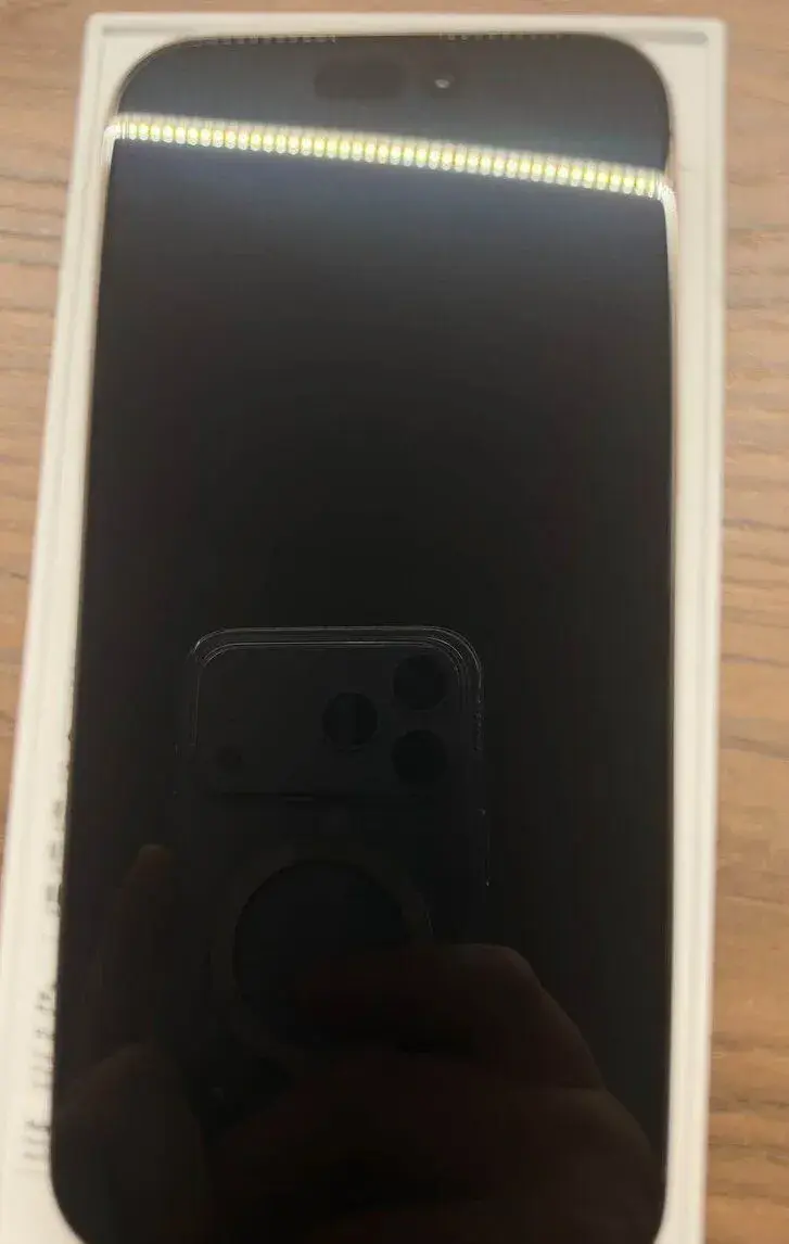 iPhone 16 Pro Max 512 GB barva pouštní titan
