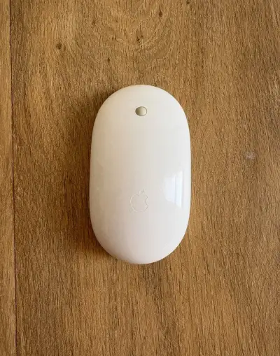 Apple myš Mighty Mouse bezdrátová (A1197)