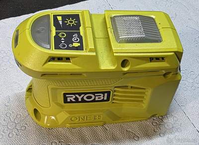 Aku 150W invertor Ryobi RY18BI150B-0, 18V