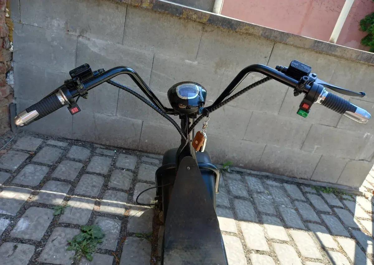 Elektrokoloběžka [Chopper]