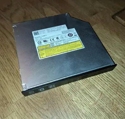Panasonic DVD±RW Writer UJ8E1 007FJM F/W: D.03, SATA