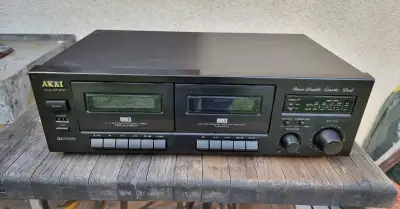 AKAI HX 27 W MAGNETOFON , krasny stav