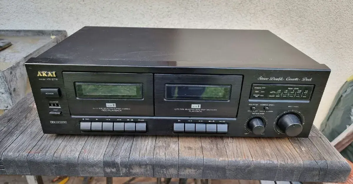 AKAI HX 27 W MAGNETOFON , krasny stav
