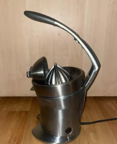 Odšťavňovač citrusů Sage 800CP Top stav