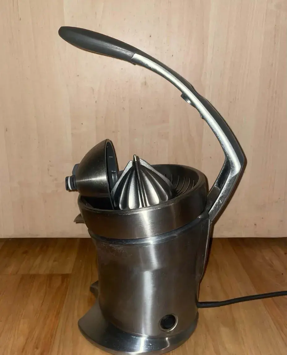 Odšťavňovač citrusů Sage 800CP Top stav