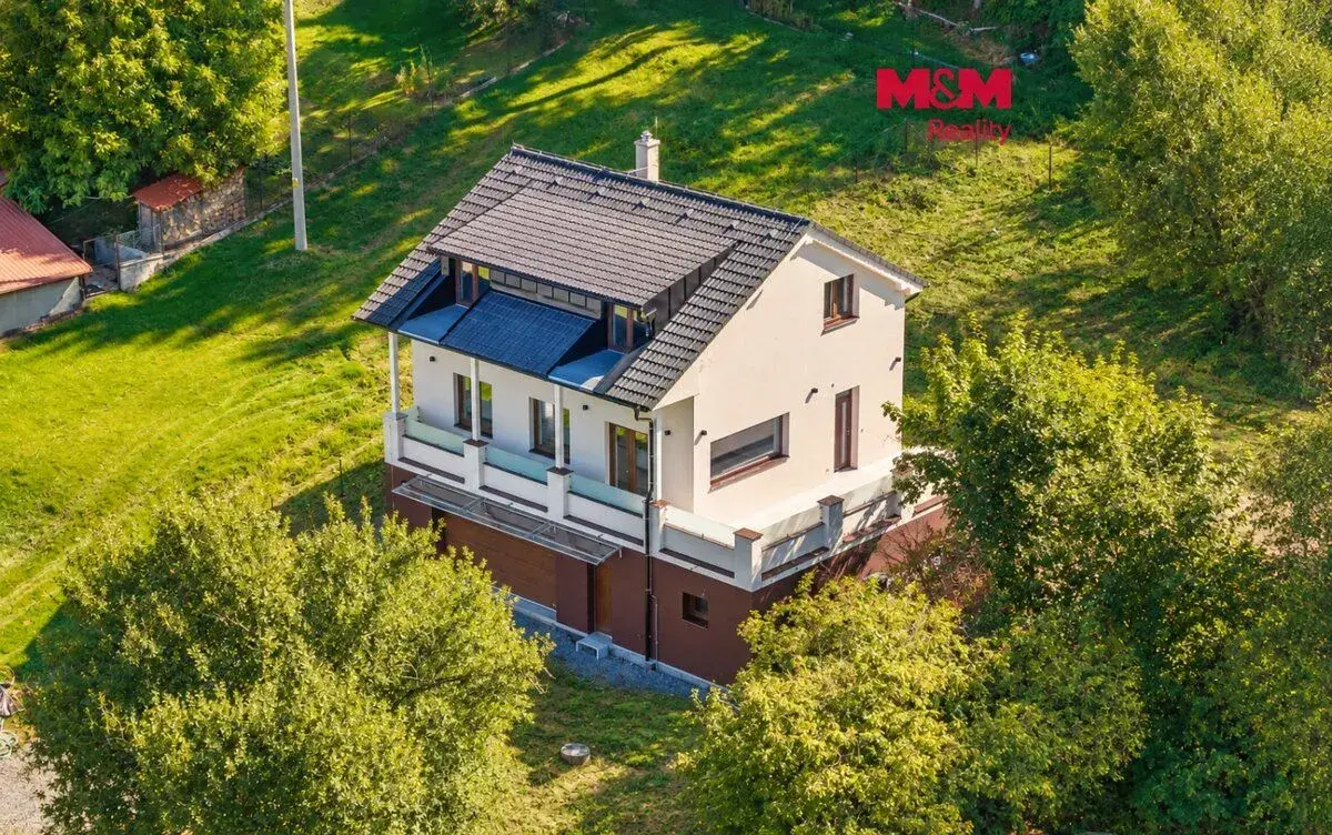 Prodej rodinného domu, 198 m² Hradečno