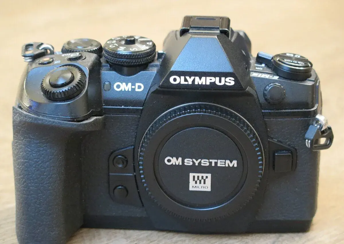 Olympus OM-D E-M1 Mark II tělo + originální grip