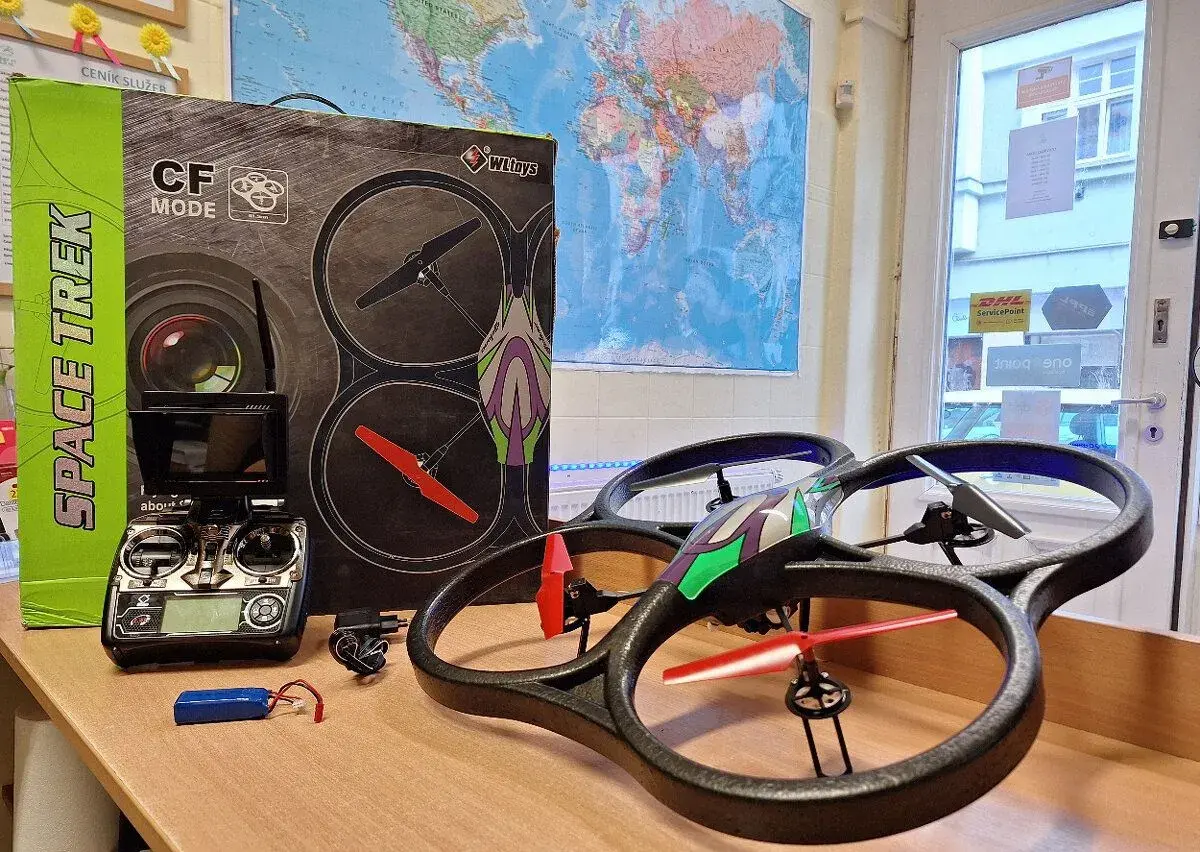 RC DRON WL Toys SPACE TRACK V666 - 4 kanál, kamera
