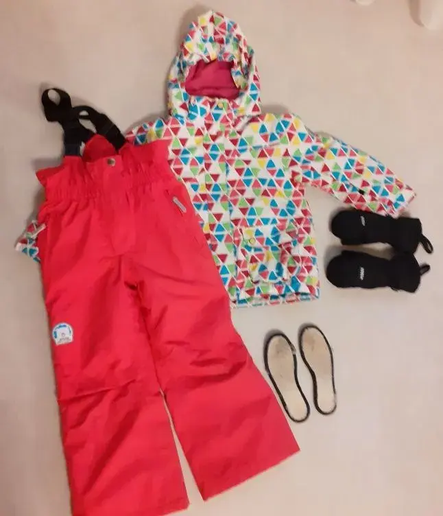 Lyžařský dívčí set+rukavice+termo vložky do bot, vel. 110