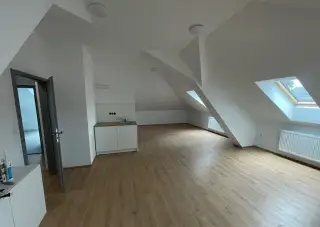 Pronajmu podkrovní apartmán 80 m2 v Popkovicích.