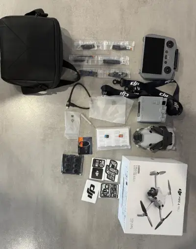 DJI Mini 4 Pro Fly More Combo + DJI RC 2 + 512 GB SD karta