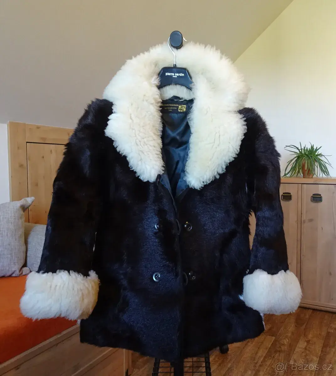 DÁMSKÝ KOŽICH RUČNÍ VÝROBA