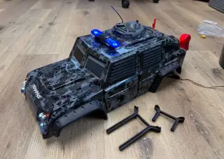 Traxxas kompletní osvětlená karosérie Tactical TRX-4
