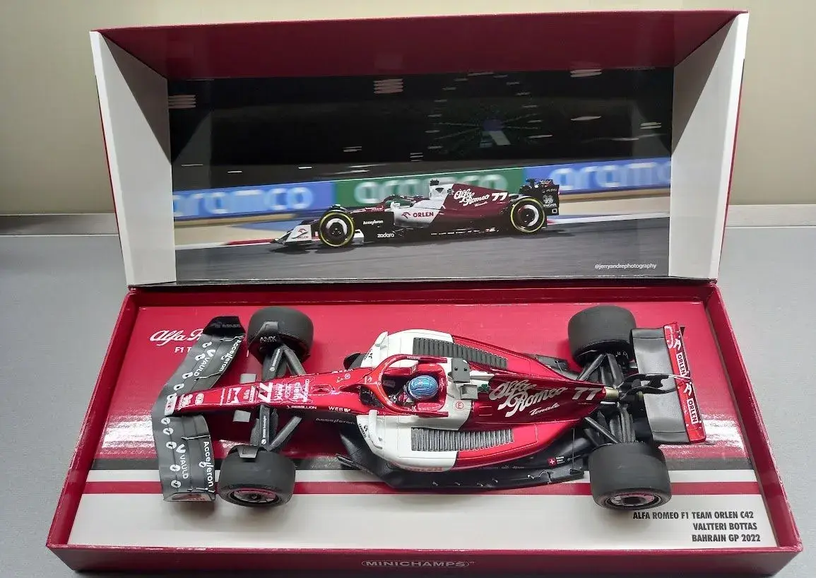 F1 ALFA ROMEO SAUBER C42 BOTTAS BAHRAIN 2022 MINICHAMPS 1:18